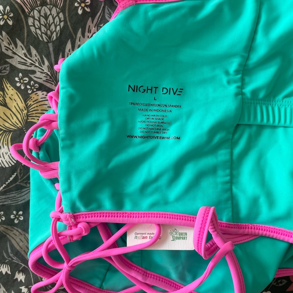 NWT Night Dive bikini top - Picture 3 of 3